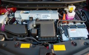 2012-toyota-prius-v-engine